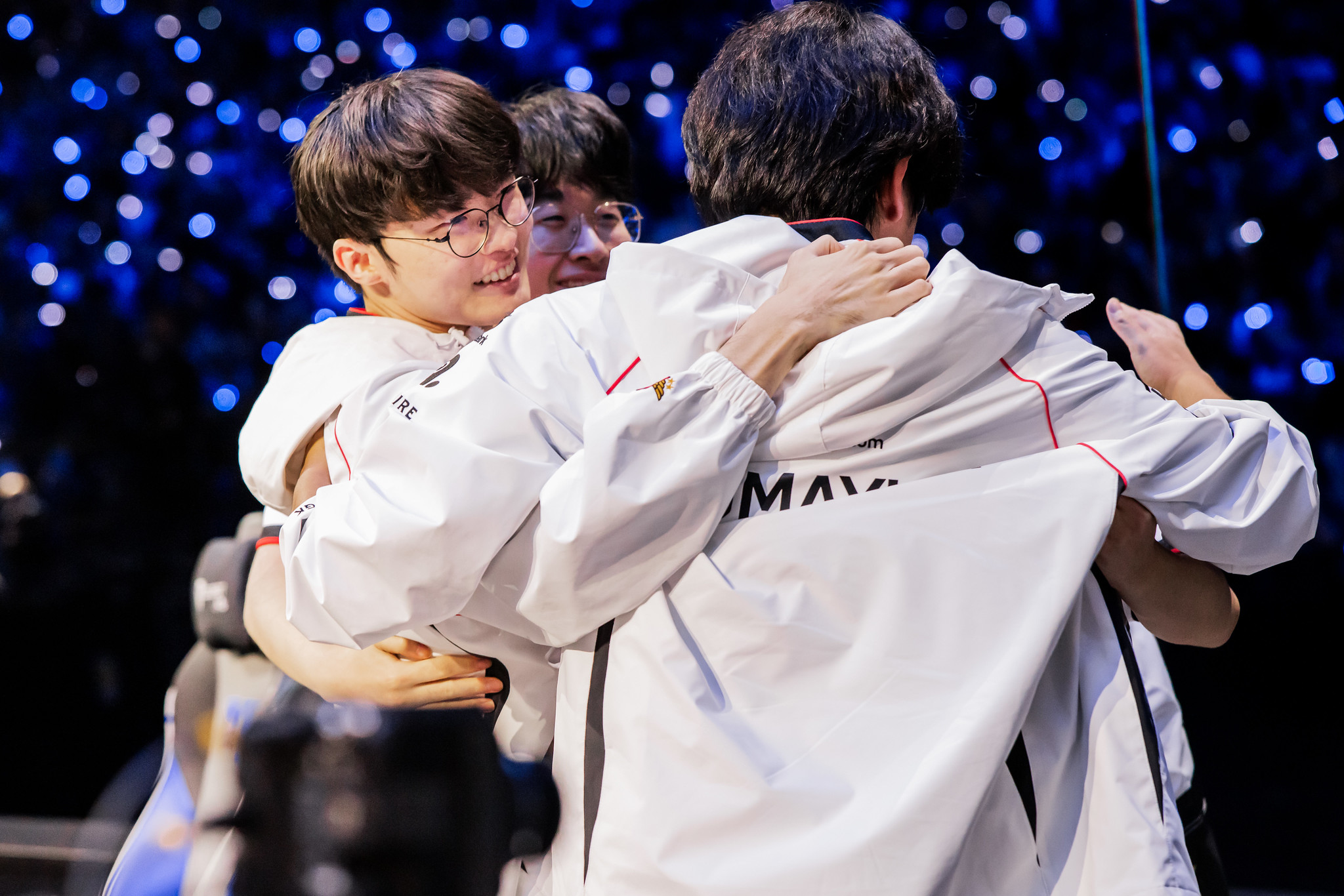 Faker Smiling SKT T1 Win against BLG ZOFGK Zeus Oner Faker Gumayusi Keria