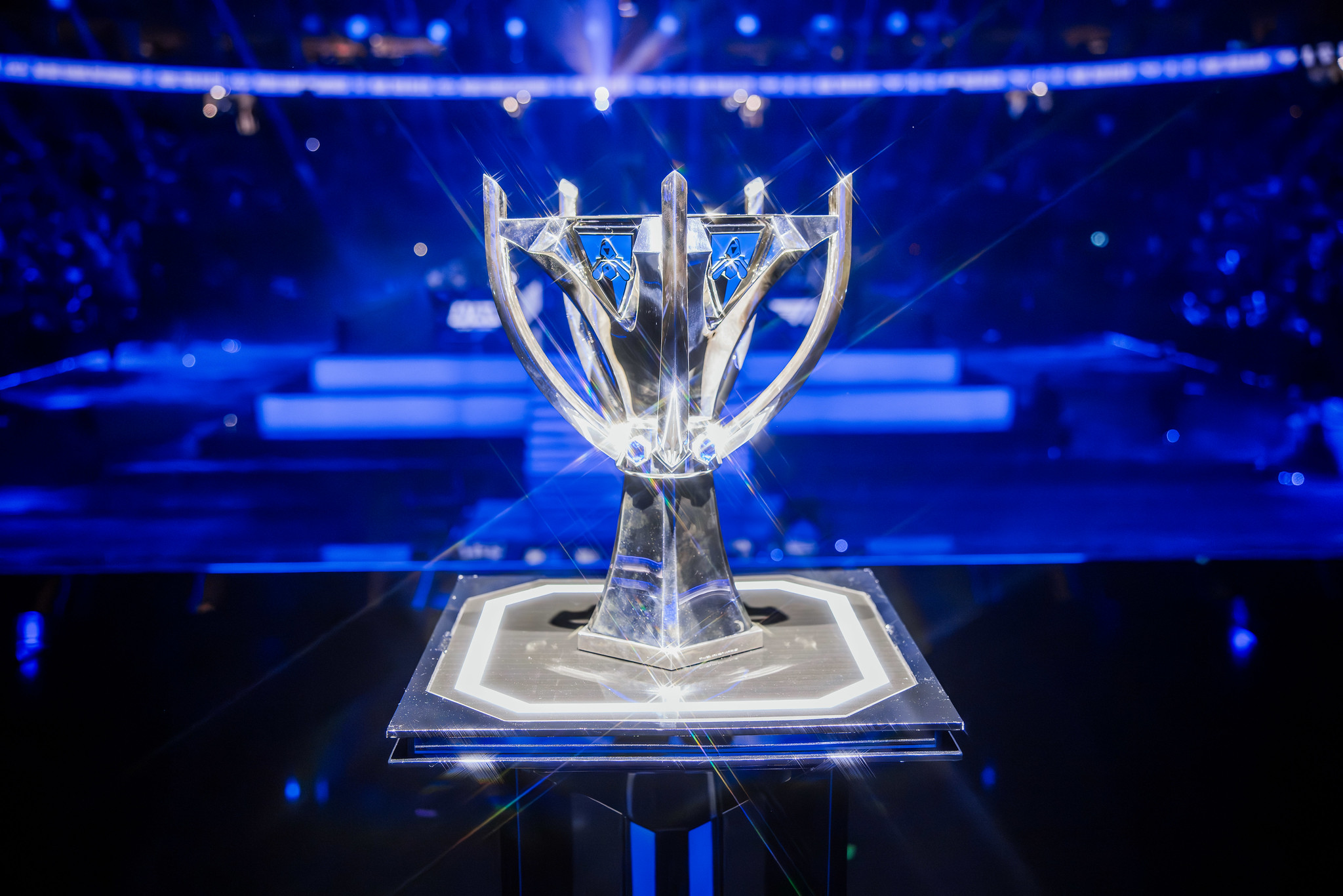 Worlds 2024 Championship Trophy League of Legends Esports